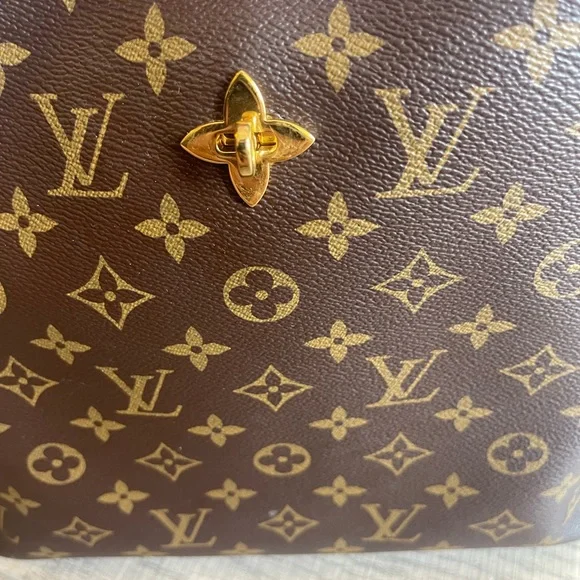 Authentic Louis Vuitton Purse - Picture 4 of 13